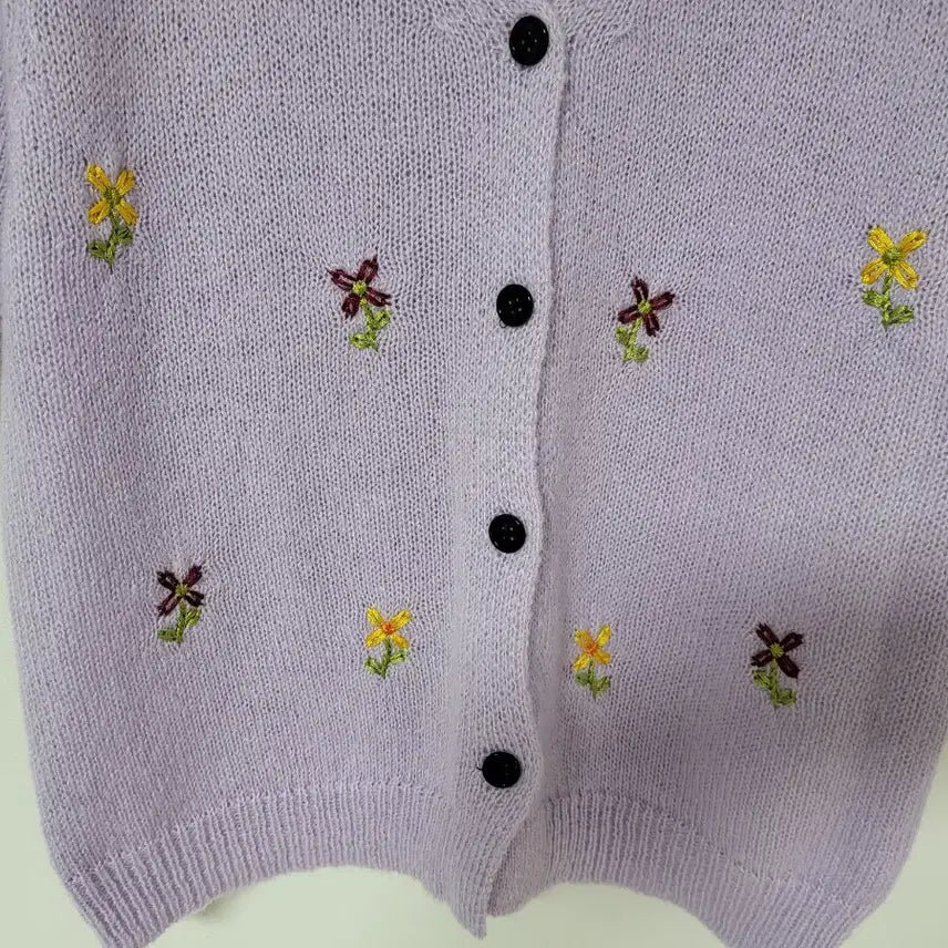 [BUNJANG] Embroidered Puff Knit Cardigan / 자수 퍼프 니트가디건 F