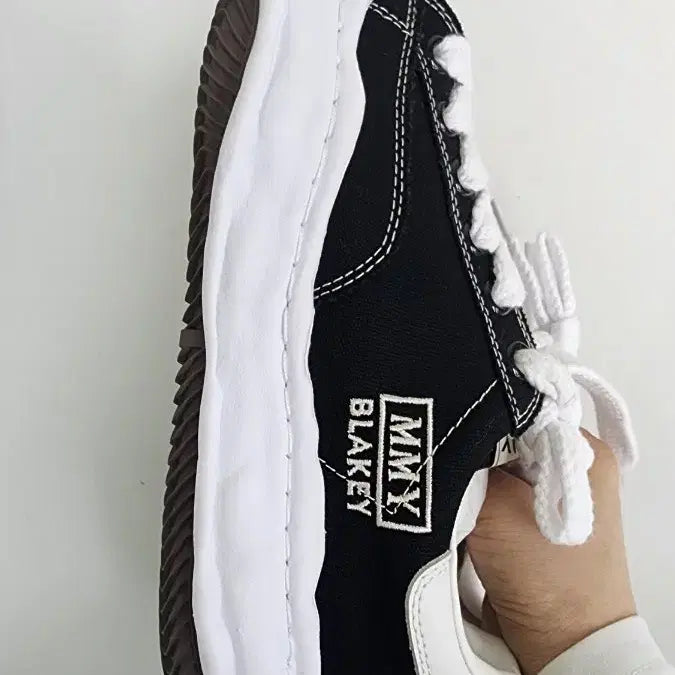 [BUNJANG] MMY Maison Mihara Yasuhiro Black Sneakers / MMY 메종미하라 야스히로 블랙 스니커즈