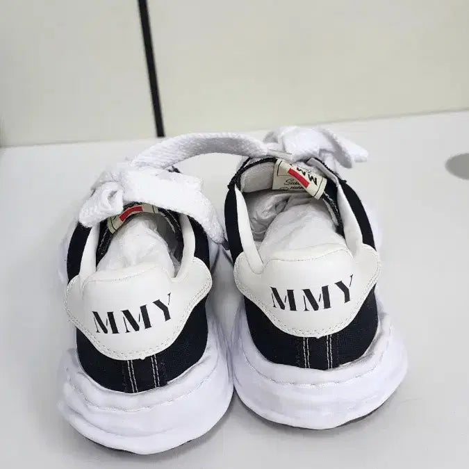 [BUNJANG] MMY Maison Mihara Yasuhiro Black Sneakers / MMY 메종미하라 야스히로 블랙 스니커즈