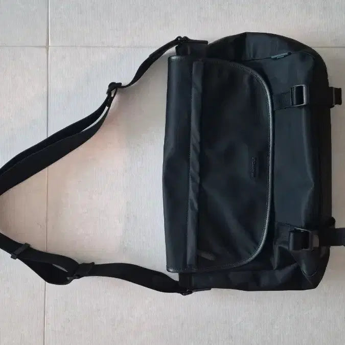 [BUNJANG] Beanpole J Crossbody Messenger Bag / 빈폴 제이 크로스백 , 메신저백, 회사가방
