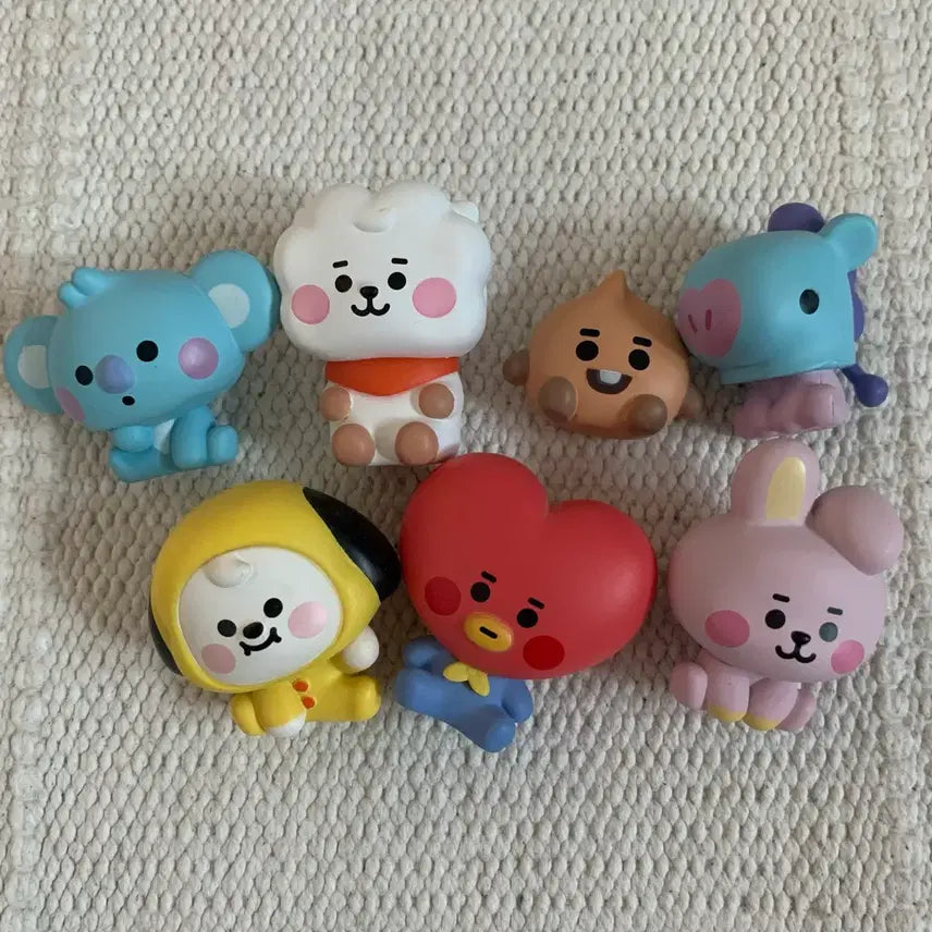 [BUNJANG] BTS BT21 Snow Globe + Mini Figure + Magnet Bundle Set / [택포] BTS BT21 스노우볼 + 미니 피규어 + 마그넷 (일괄판매)