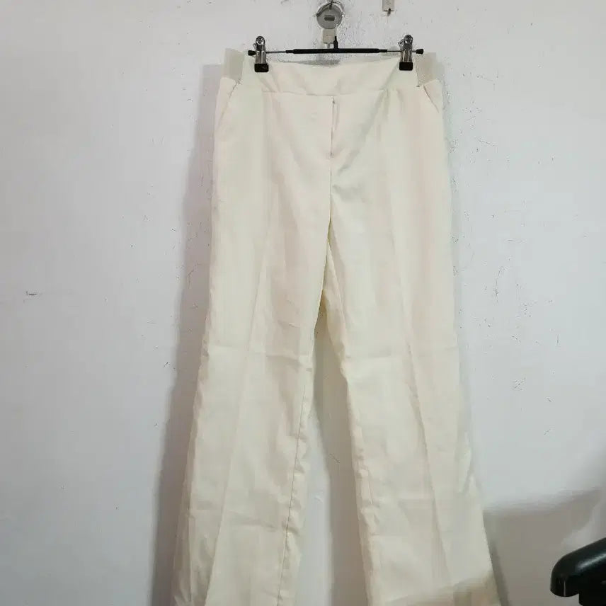 [SOLD OUT] 아이보리 부츠컷 슬랙스 바지32