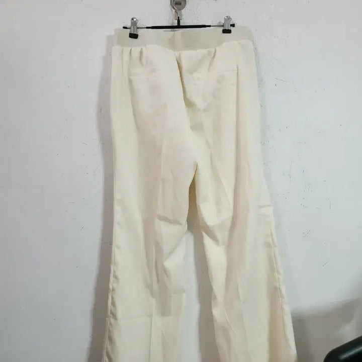[SOLD OUT] 아이보리 부츠컷 슬랙스 바지32