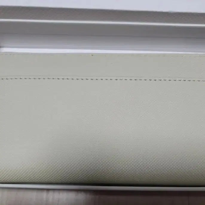[BUNJANG] Lacoste Ivory Long Wallet / 라코스테 아이보리 장지갑 새제품