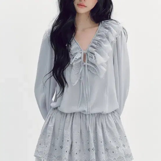 [BUNJANG] Thetis Petal Bloom Lace Blouse - Gray / (새상품) Thetis 페탈 블룸 레이스 블라우스 그레이
