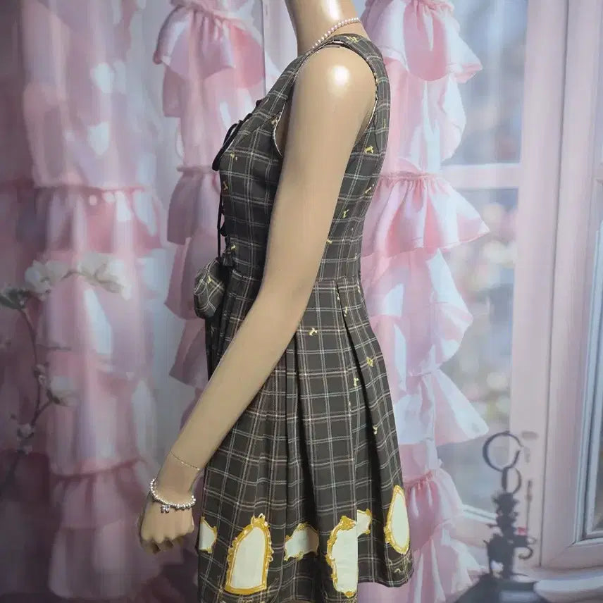 [BUNJANG] Ancruise Lace-Up Latte Ribbon Dress / 앙크루즈 레이스업 라떼 리본 원피스