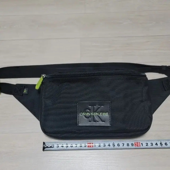 [BUNJANG] Calvin Klein Black Hip Pack CK Logo / 캘빈클라인 블랙 힙색 CK 로고 새상품급
