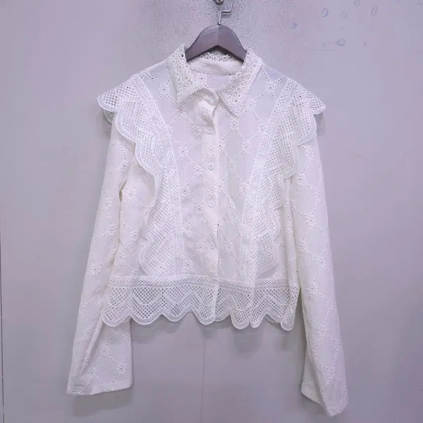 [BUNJANG] Punch Lace Blouse - L / 수입) 거의새거 펀칭 레이스 블라우스 - L