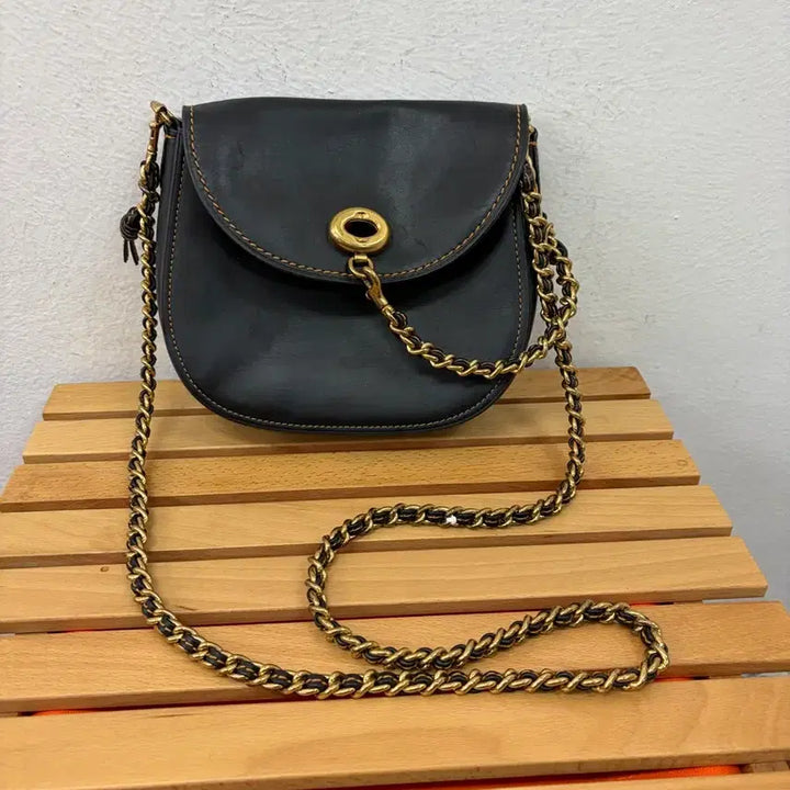 [SOLD OUT] 코치( 턴락 새들 )