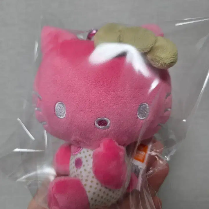 [BUNJANG] Limited Edition Hello Kitty Plush Keychain / 산리오 키티 전시회 파이널 한정 마스코트