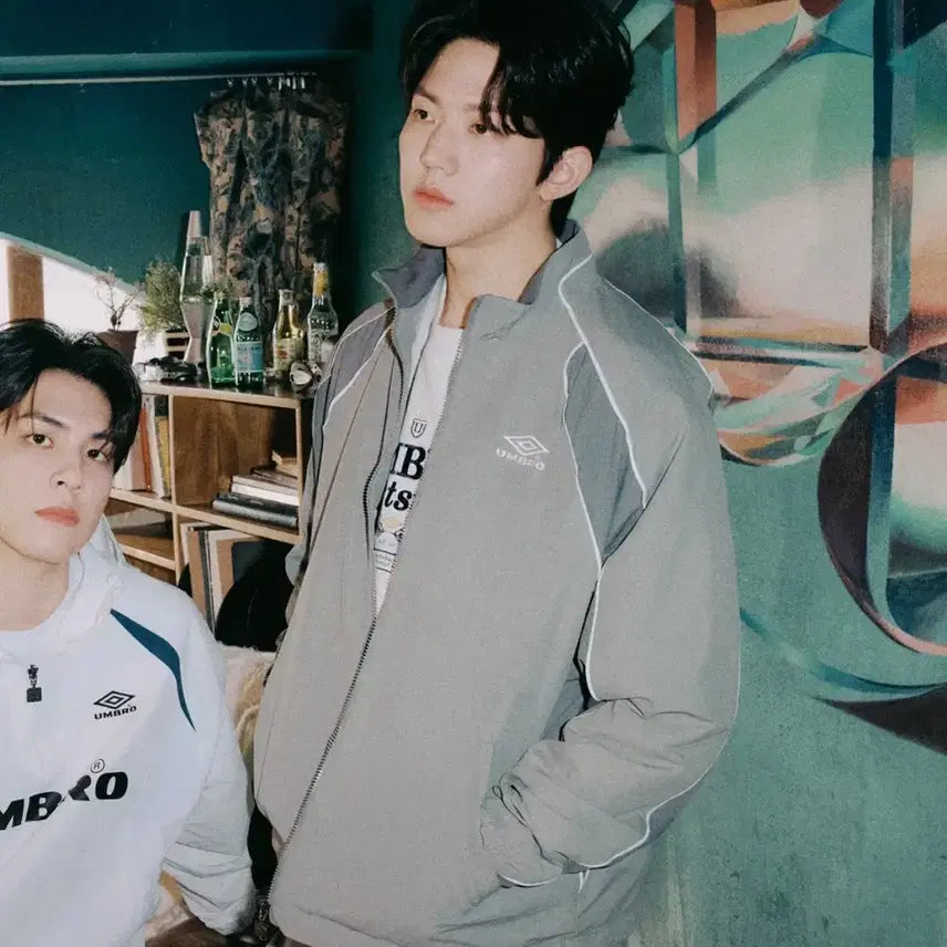 [BUNJANG] Umbro Engineered Stand-Neck Warm-up Jacket (Khaki) / [새상품]엄브로 엔지니어드 스탠넥 웜업 자켓 카키 105