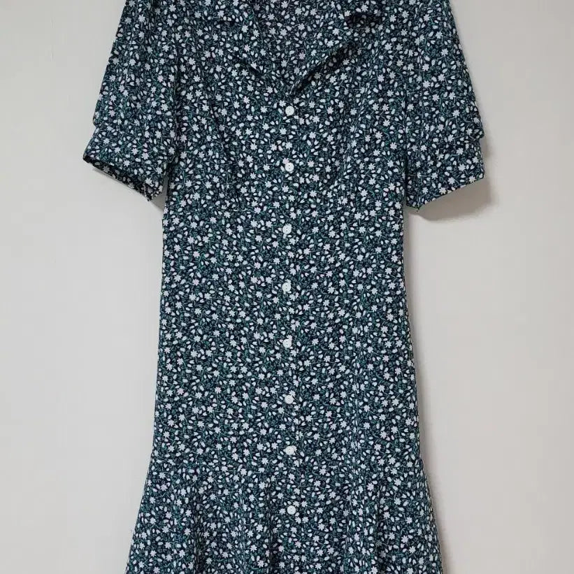 [BUNJANG] Unbranded Frill Dress / 카라 프릴 원피스 55~55반