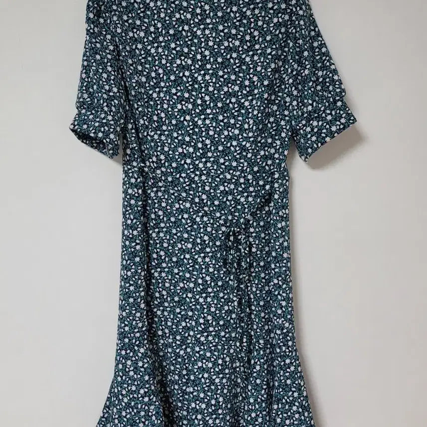 [BUNJANG] Unbranded Frill Dress / 카라 프릴 원피스 55~55반
