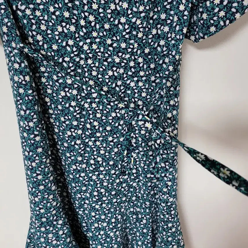 [BUNJANG] Unbranded Frill Dress / 카라 프릴 원피스 55~55반