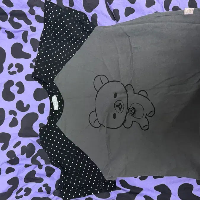 [BUNJANG] Hug Your Skin Korilakkuma Dot T-Shirt Black / 허그유어스킨 코리락쿠마 도트 티셔츠 블랙 판매