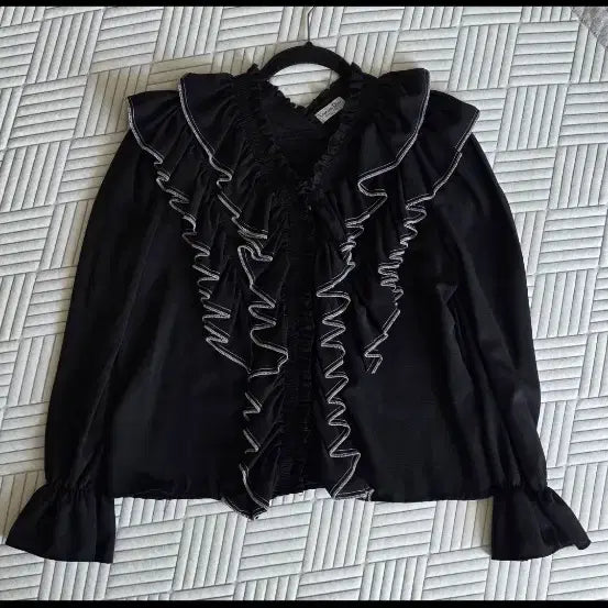 [BUNJANG] Christian Dior Black Frill Blouse / 크리스찬디올 블랙 프릴 블라우스(M/무료배송)