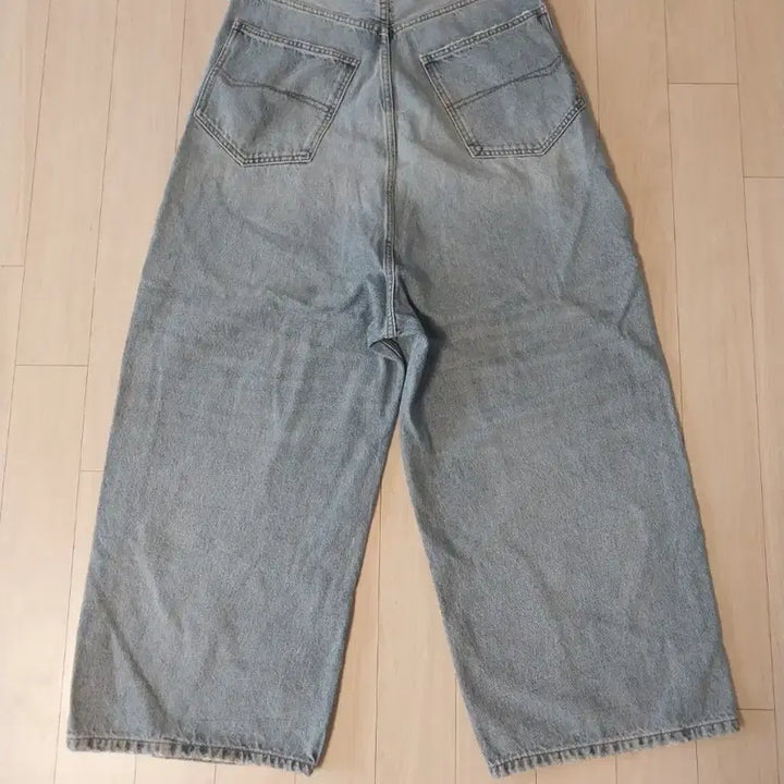 [BUNJANG] Balenciaga Large Baggy Fit Non-Coated Denim Pants Light Blue Wash / 발렌시아가 라지 배기핏 논코티드 데님 팬츠 연청