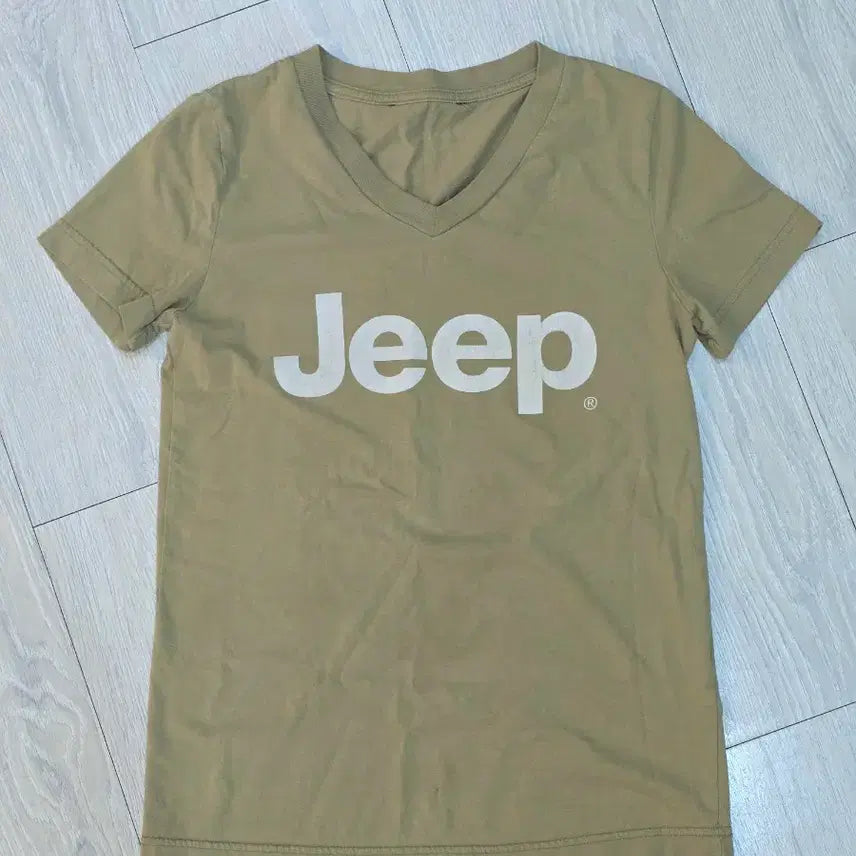 [BUNJANG] Jeep Vintage Khaki V-Neck Short Sleeve T-shirt / [JEEP] 빈티지 카키 V넥 반소매 티