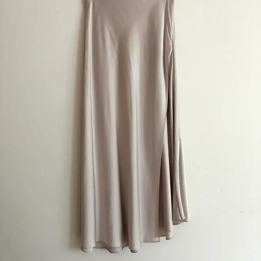 [BUNJANG] Queens Rabbit Satin Long Skirt / 퀸즈레빗 새틴 롱스커트