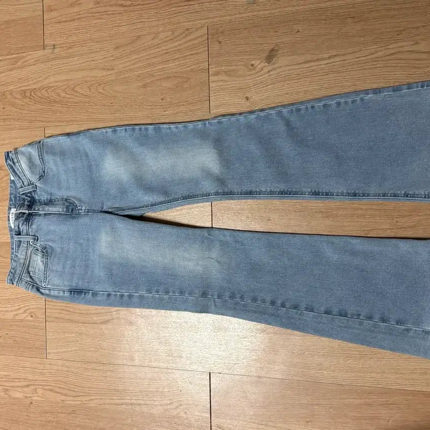 [SOLD OUT] 게스 정품 데님 청바지 부츠컷 라이트블루 연청
