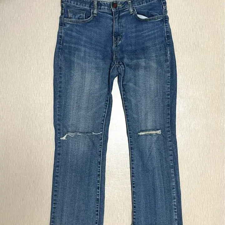 [BUNJANG] Distressed Bootcut Jeans / 데미지 부츠컷 청바지