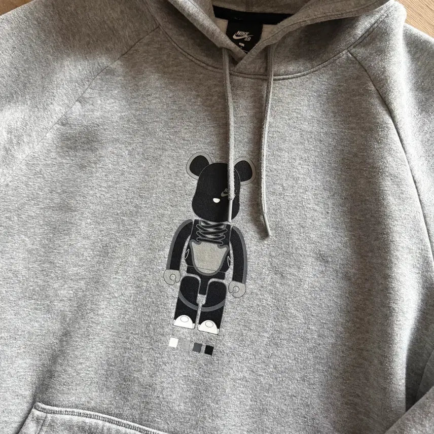 [BUNJANG] Nike SB Bearbrick Hooded Sweatshirt (Gray, L) / 나이키 SB 베어브릭 후드 L