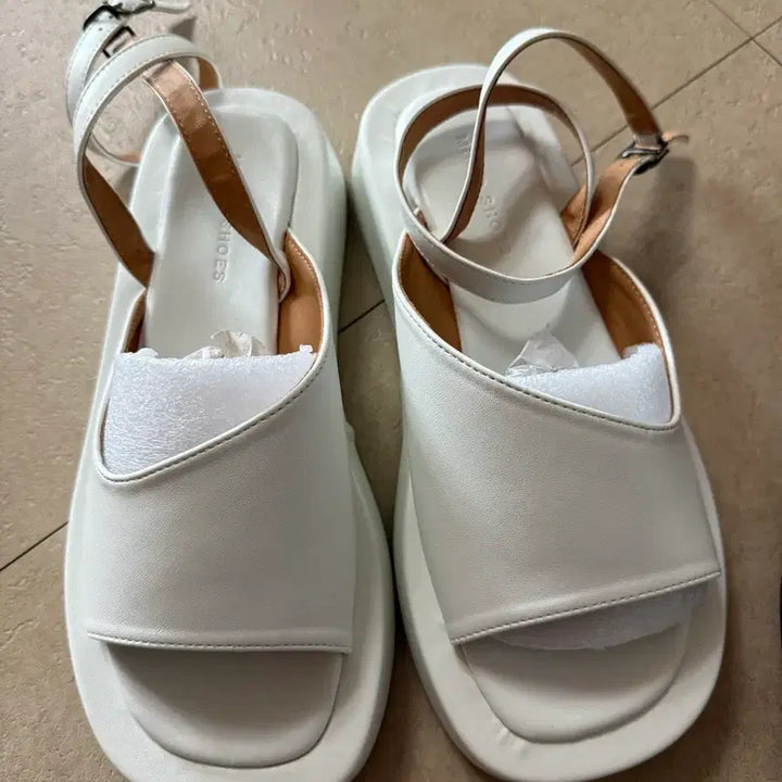 [BUNJANG] Scrap Sandals Heels 245 / 새제품  스크랩 샌들 구두  245