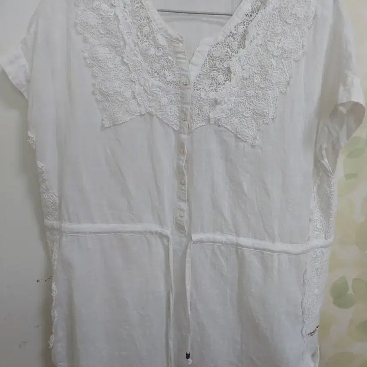 [SOLD OUT] 써스데이아일랜드  블라우스