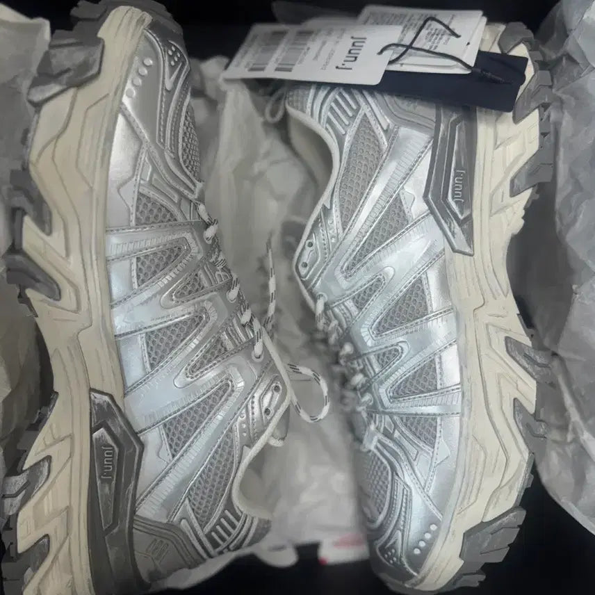 [BUNJANG] JUUN.J 25FW Silver Sneakers (Size 43) / 준지) 25 Fw스니커즈 팝니다 43