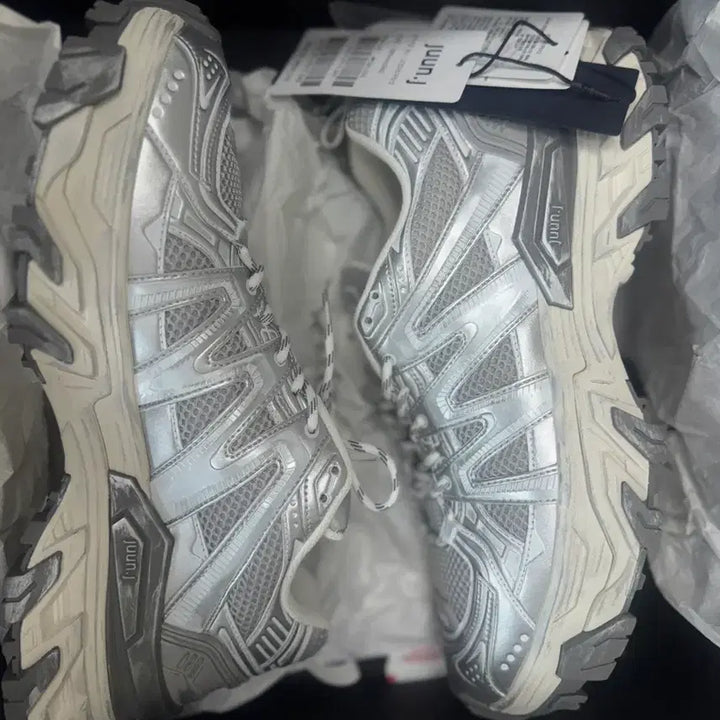 [BUNJANG] JUUN.J 25FW Silver Sneakers (Size 43) / 준지) 25 Fw스니커즈 팝니다 43