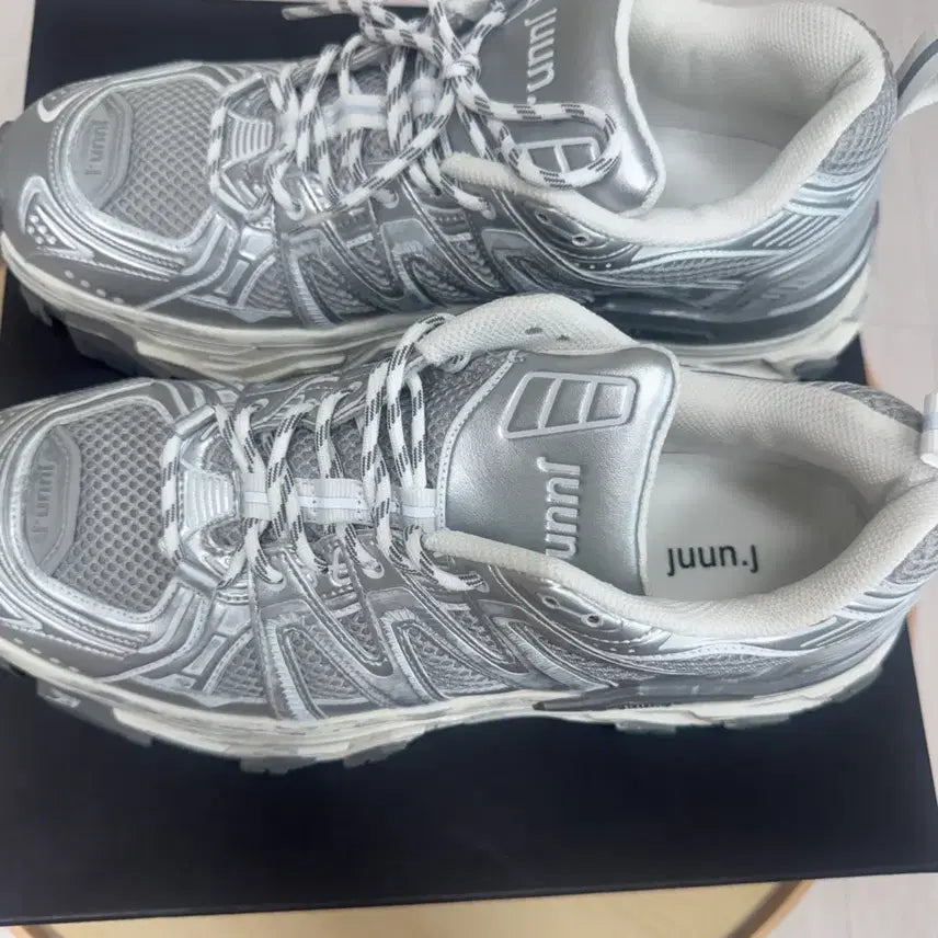 [BUNJANG] JUUN.J 25FW Silver Sneakers (Size 43) / 준지) 25 Fw스니커즈 팝니다 43