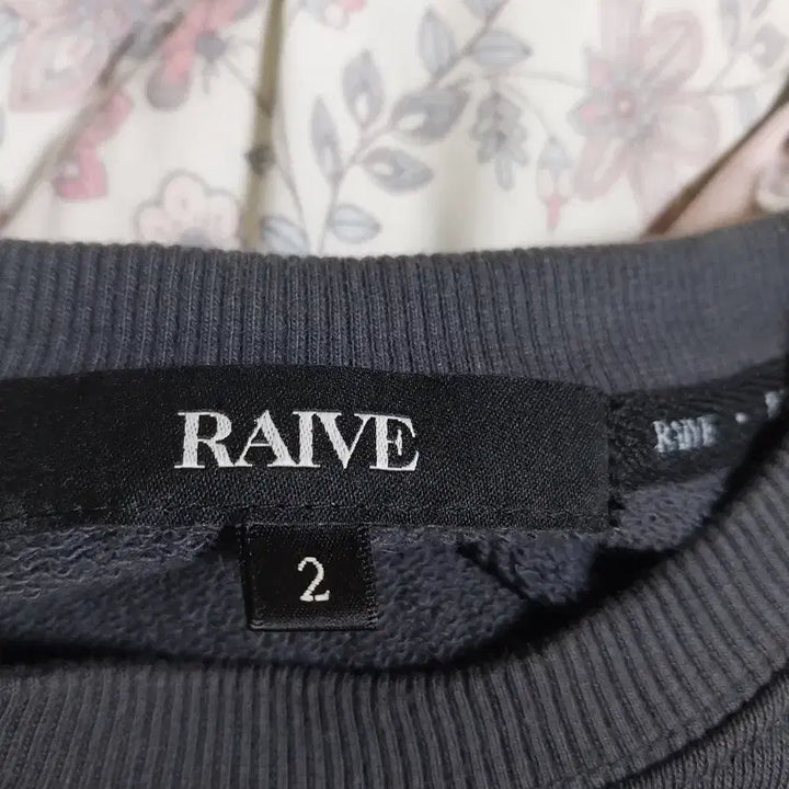 [BUNJANG] RAVE Crewneck Sweatshirt / 레이브 맨투맨