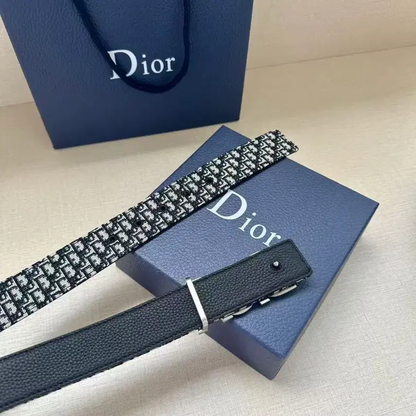 [SOLD OUT] 디올 남성용 벨트 로고 레터 실버 버클 90 폭 3.5cm