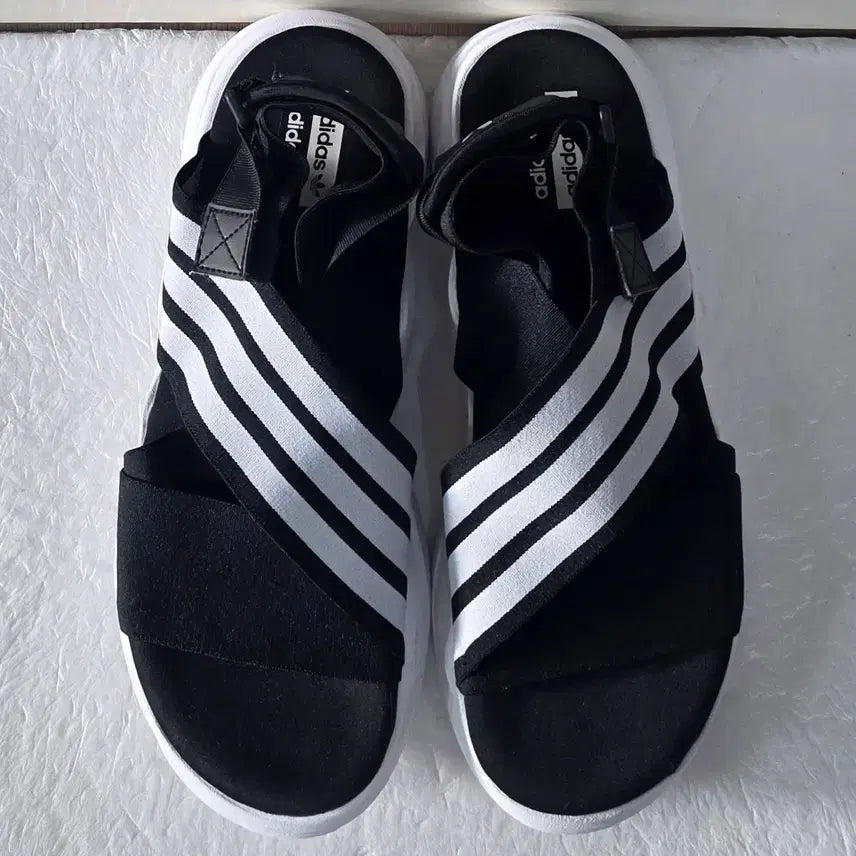 [BUNJANG] Adidas Magmur Strap Sandals Black White / [265] 아디다스 매그머 스트랩 샌들 블랙화이트
