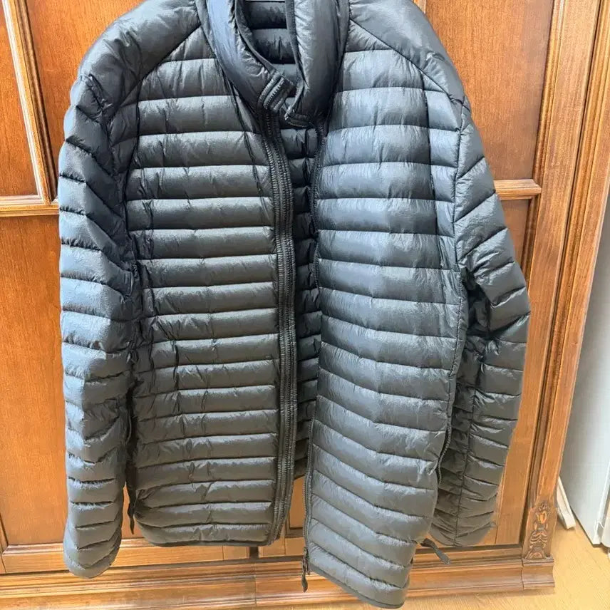 [SOLD OUT] 스톤아일랜드 블랙 경량패딩 점퍼 XL