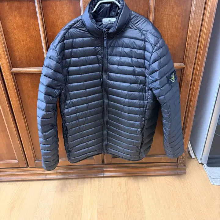 [SOLD OUT] 스톤아일랜드 블랙 경량패딩 점퍼 XL
