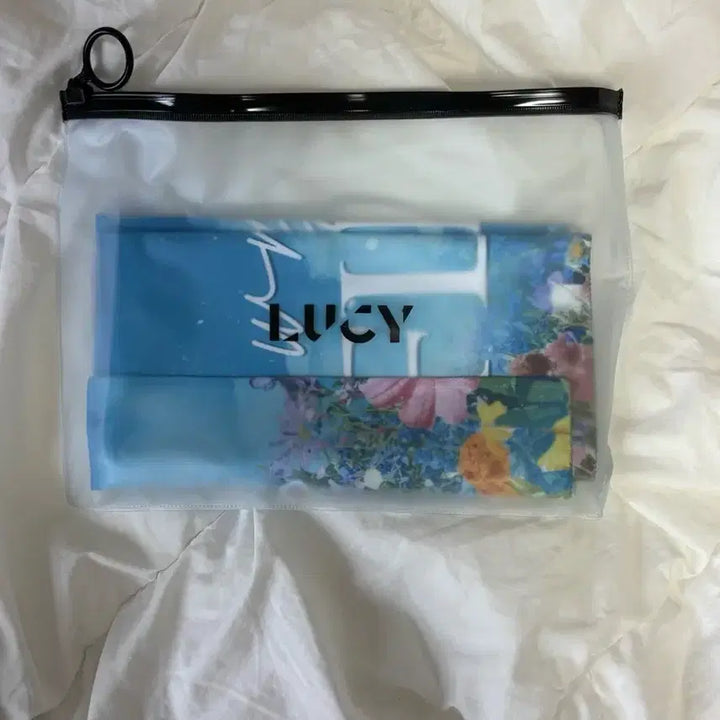 [BUNJANG] LUCY Flower and Written Slogan / 루시 flower and written 슬로건