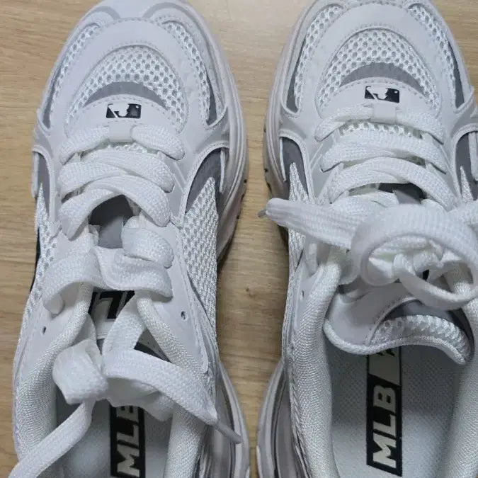 [BUNJANG] MLB Curve Runner Sneakers White Size 245 / MLB 커브러너 운동화 판매합니다.