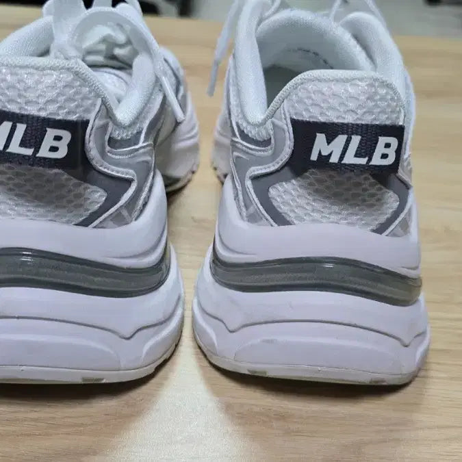 [BUNJANG] MLB Curve Runner Sneakers White Size 245 / MLB 커브러너 운동화 판매합니다.