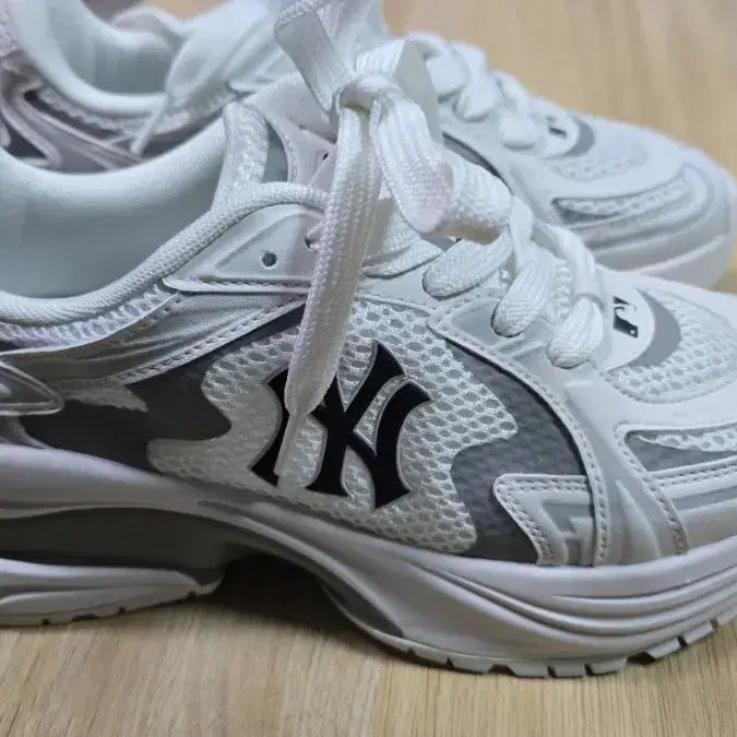 [BUNJANG] MLB Curve Runner Sneakers White Size 245 / MLB 커브러너 운동화 판매합니다.