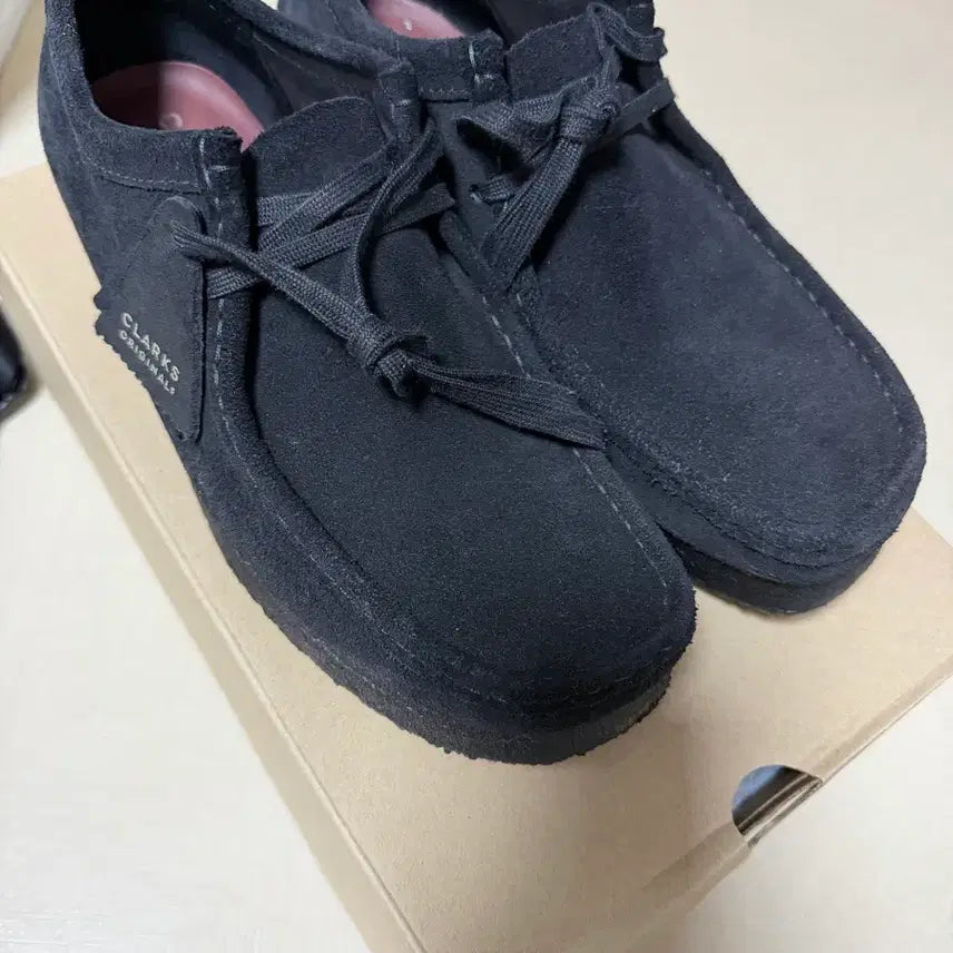 [SOLD OUT] 클락스 왈라비 블랙 270 (8.5) 풀 구성품