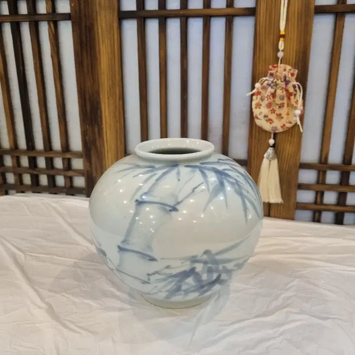 [BUNJANG] Blue and White Porcelain Vase / 도자기 (청화백자 항아리)