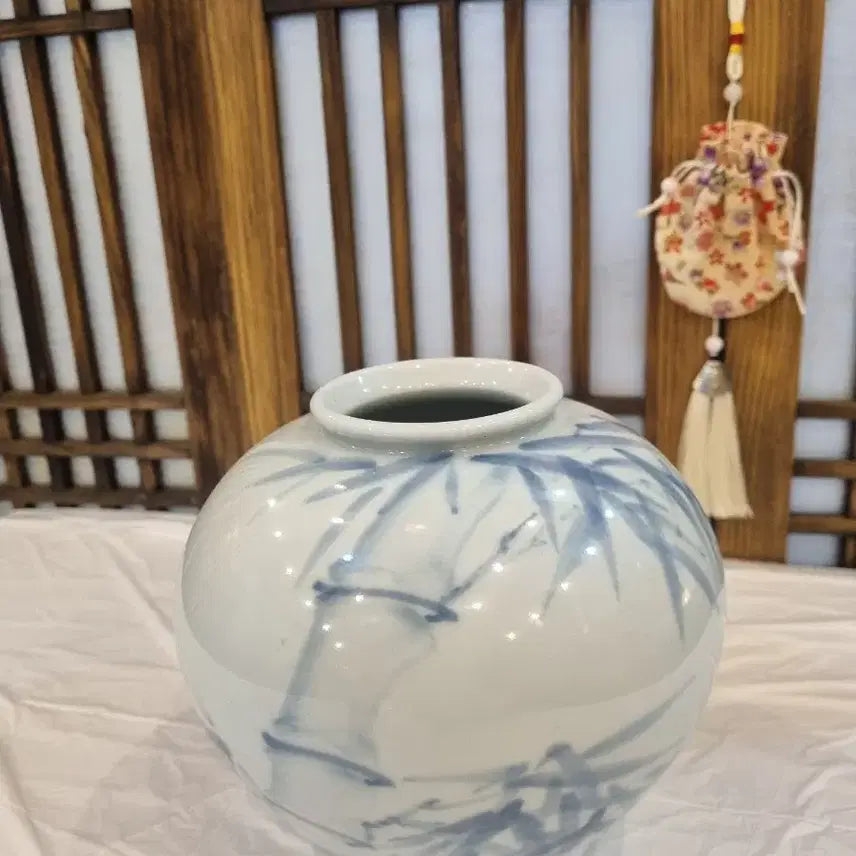 [BUNJANG] Blue and White Porcelain Vase / 도자기 (청화백자 항아리)