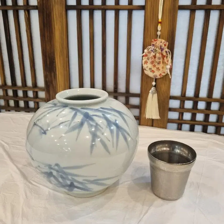 [BUNJANG] Blue and White Porcelain Vase / 도자기 (청화백자 항아리)