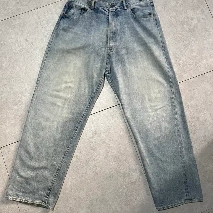 [BUNJANG] Comoli 22AW Bleach Denim Jeans / 22aw comoli 코모리 블리치 데님 2size