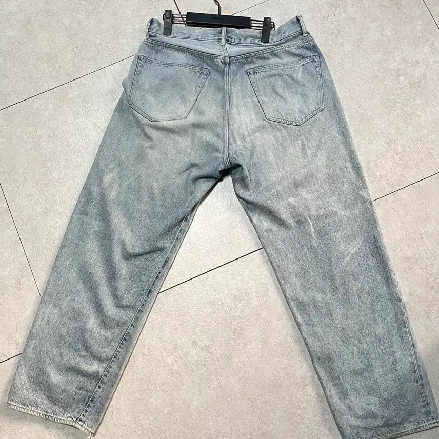 [BUNJANG] Comoli 22AW Bleach Denim Jeans / 22aw comoli 코모리 블리치 데님 2size