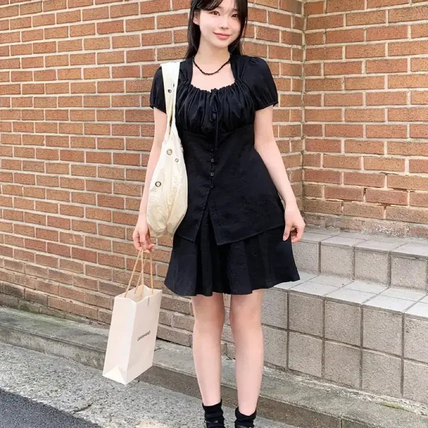 [BUNJANG] Shirring Blouse and Shorts Set / 셔링블라우스 반바지 세트