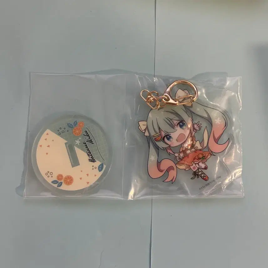 [BUNJANG] Hatsune Miku &amp; Megurine Luka Acrylic Keyring Set / 하츠네 미쿠 &amp; 메구리네 루카 :: 아크릴 키링 :: 2개세트