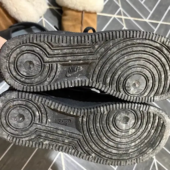 [BUNJANG] Nike GCF 225 Sneakers / 나이키 검포스 225