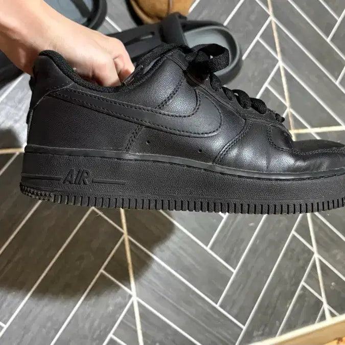 [BUNJANG] Nike GCF 225 Sneakers / 나이키 검포스 225